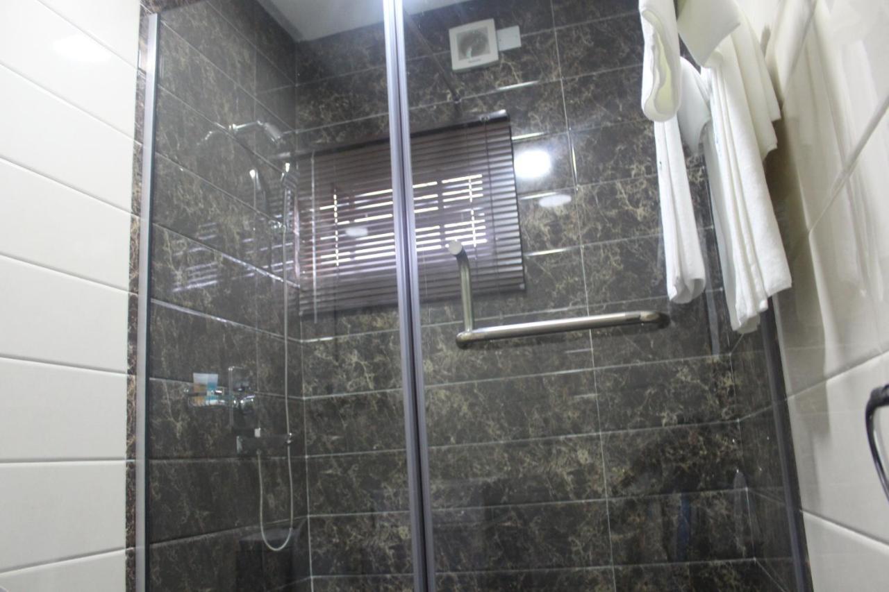 Urban Metro Inn Λάγος Εξωτερικό φωτογραφία